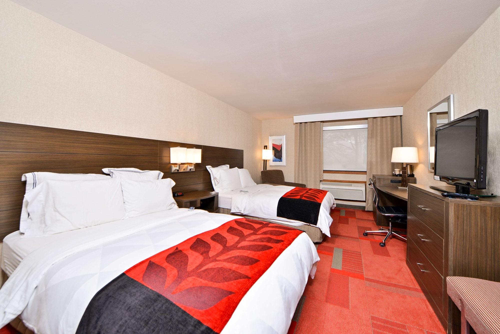 Radisson Hotel Madison Bagian luar foto