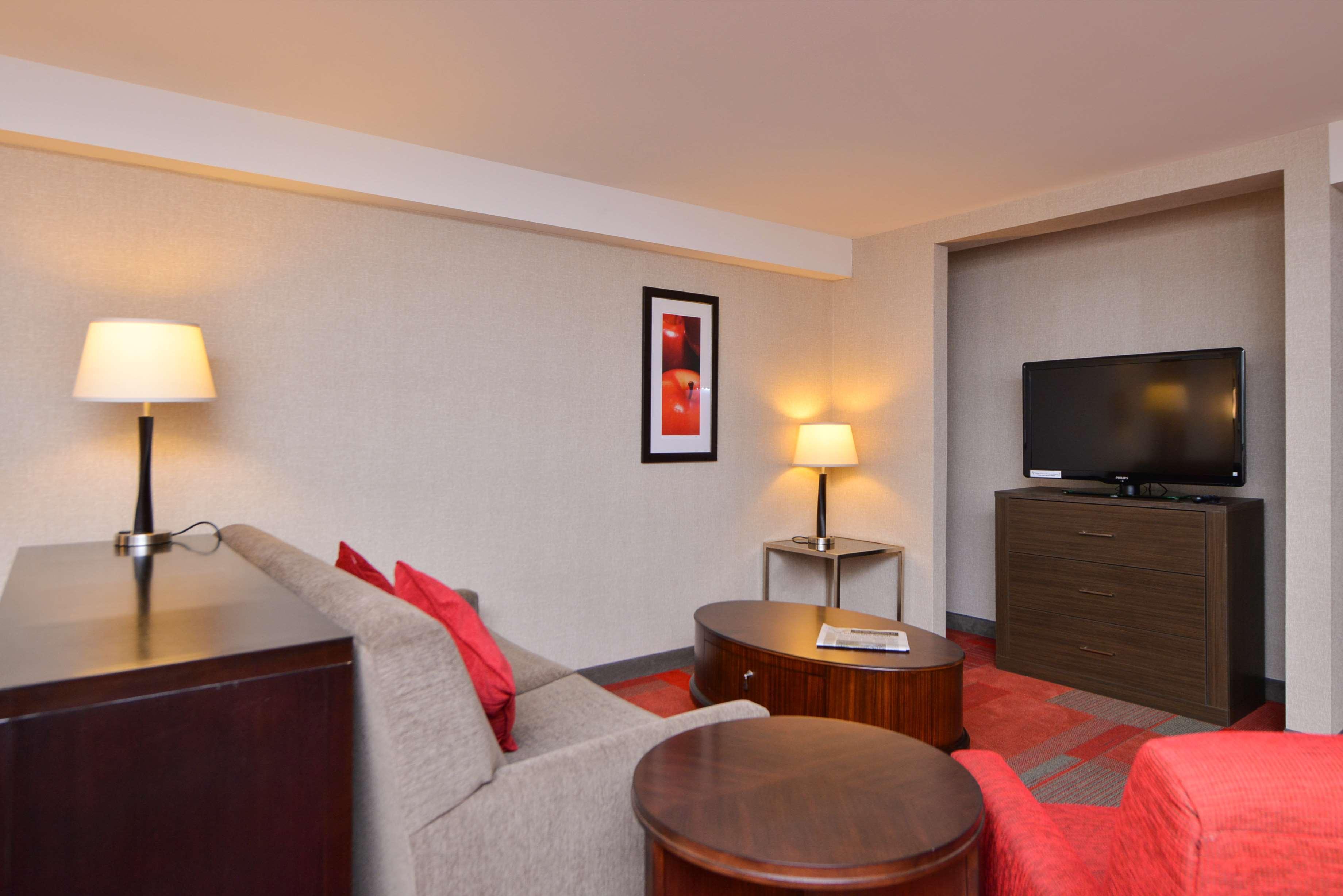 Radisson Hotel Madison Bagian luar foto