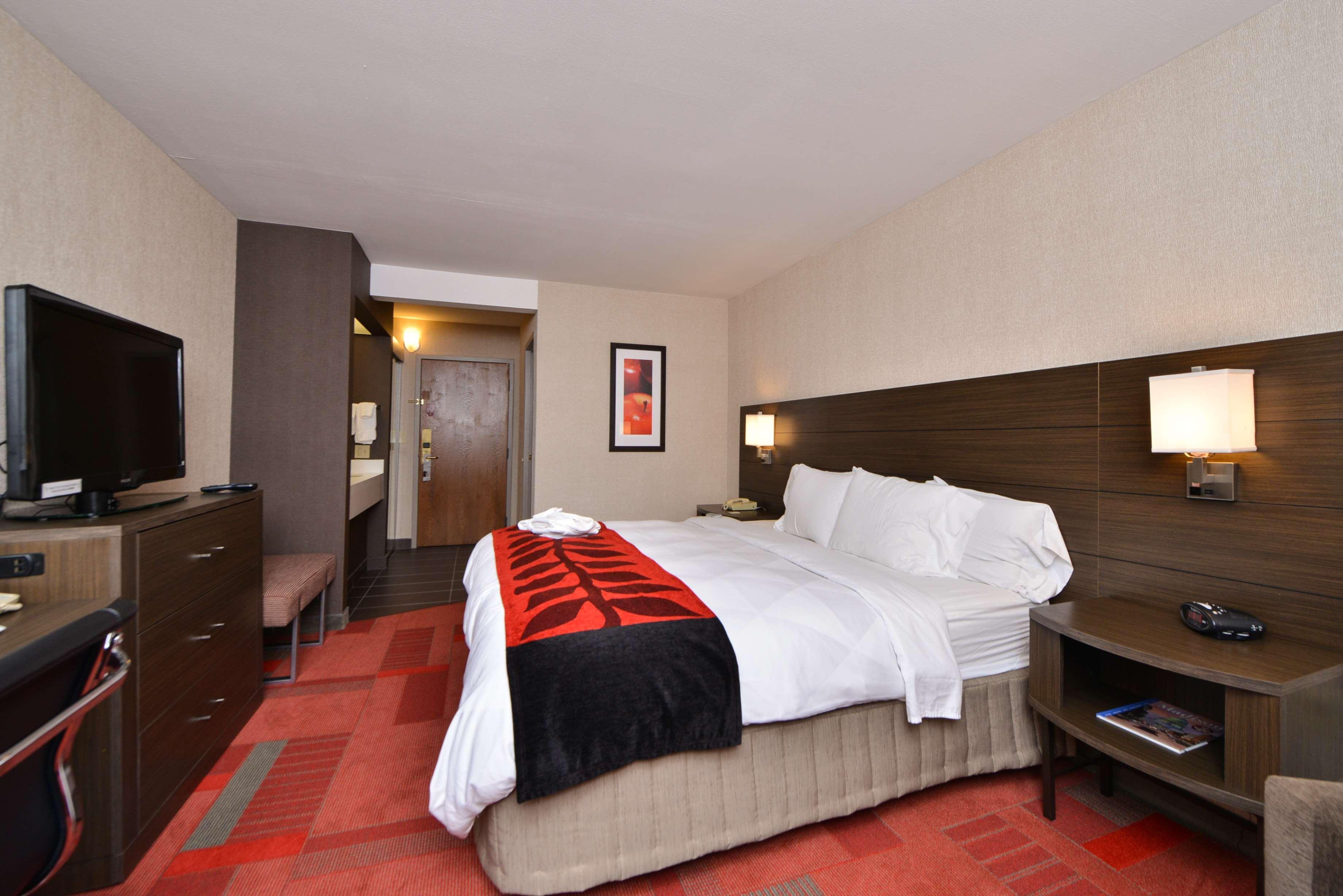 Radisson Hotel Madison Bagian luar foto