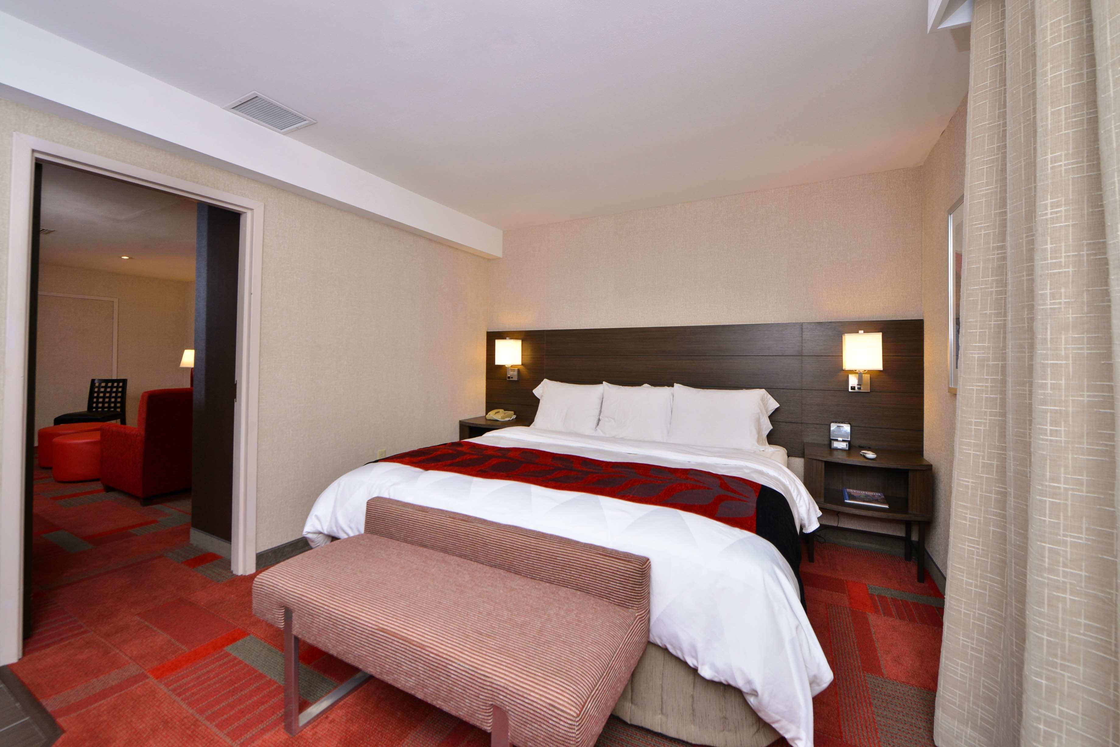 Radisson Hotel Madison Bagian luar foto