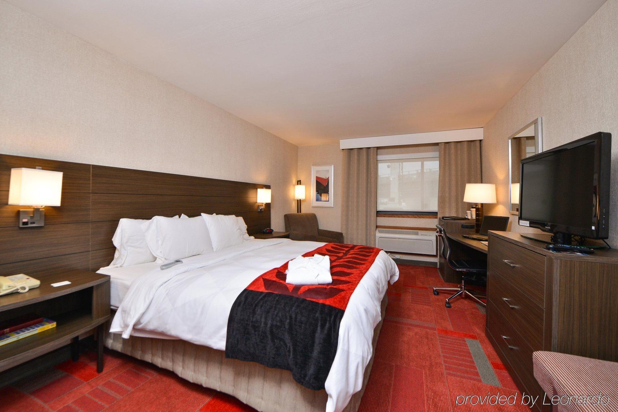 Radisson Hotel Madison Bagian luar foto